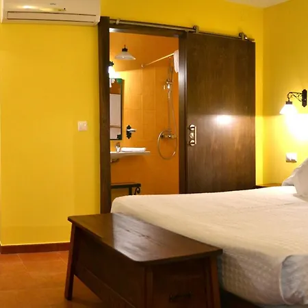 Hotel Posada De Quijada 3*