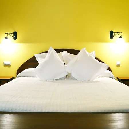Hotel De Quijada 3*